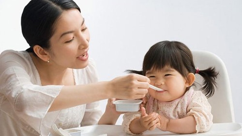 Trẻ em từ 1 tuổi trở lên có thể dùng được sữa chua