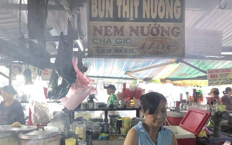 Quán bún thịt nướng Cô Huệ- Chợ Thái Bình