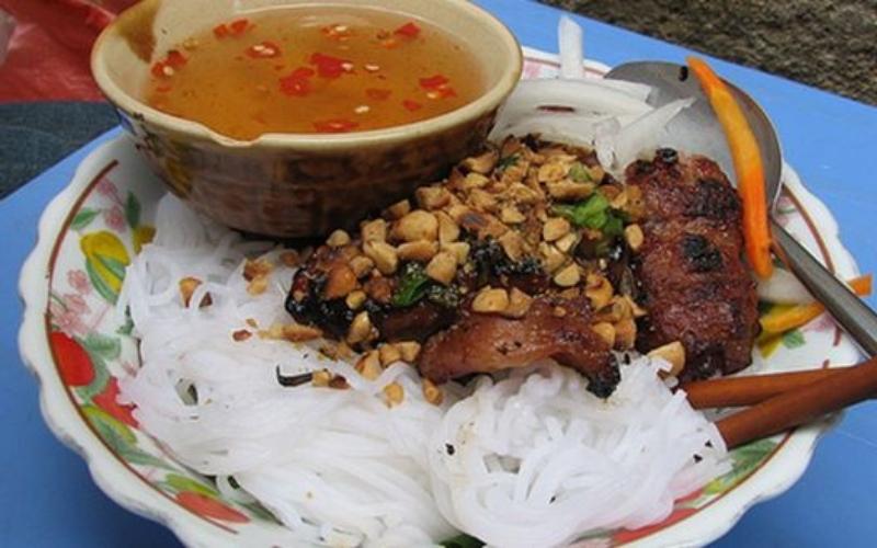 Bún thịt nướng Nguyễn Trung Trực