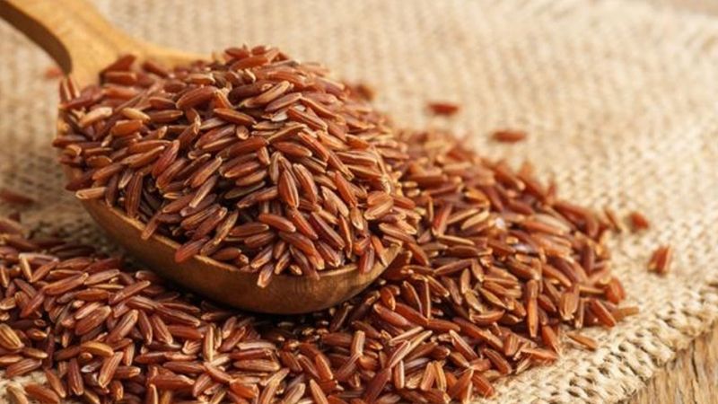 Một chén gạo lứt hạt dài nấu chín sẽ cung cấp cho bạn 19 mcg Selen