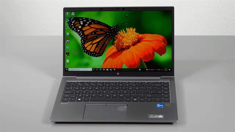 HP ZBook Firefly 14 G8 sở hữu màn hình 14 inch IPS độ phân giải Full HD.