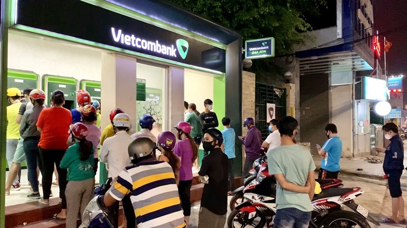 Nhà nước ra thông tư chuyển đổi thẻ ATM từ sang ATM gắn chip Nhà nước ra thông tư chuyển đổi thẻ ATM từ sang ATM gắn chip