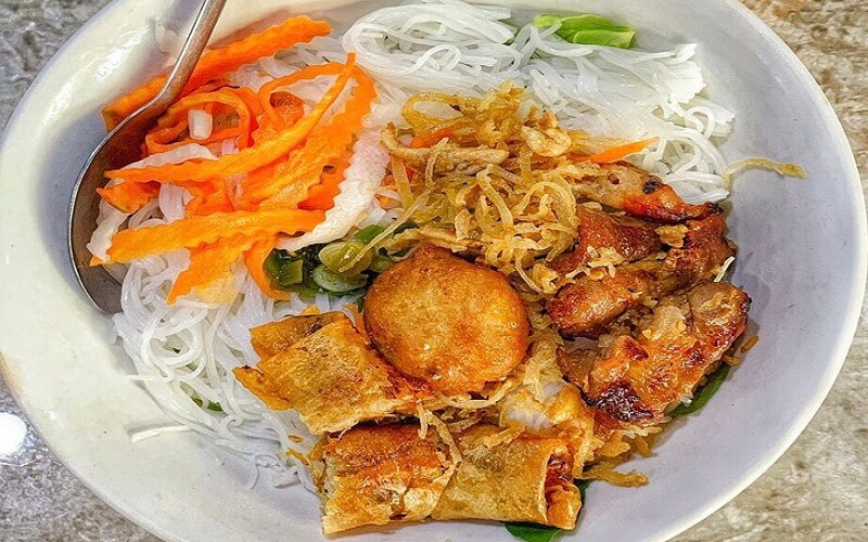 Bún thịt xào Lê Hồng Phong