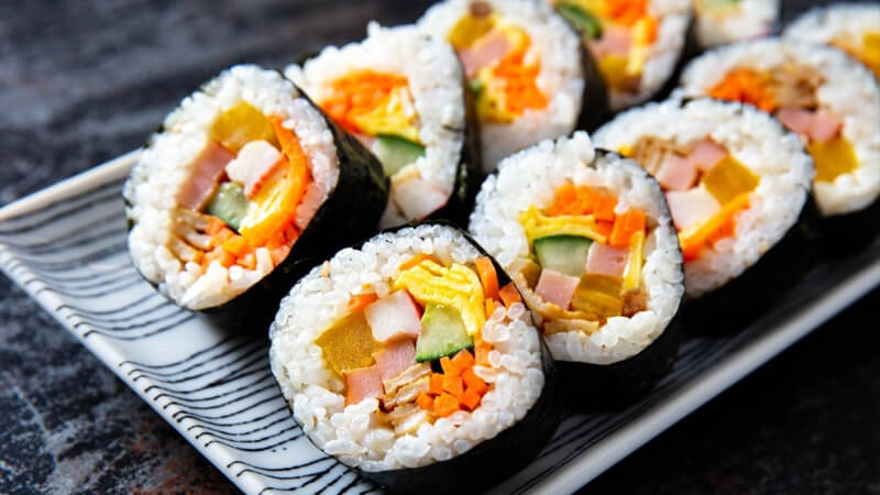 What is Kimbap? Difference between sushi and kimbap? How to store kimbap overnight