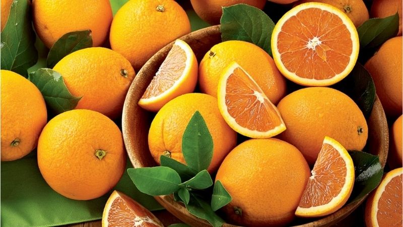 Uống nước cam tươi giúp tăng nồng độ carotenoid trong da