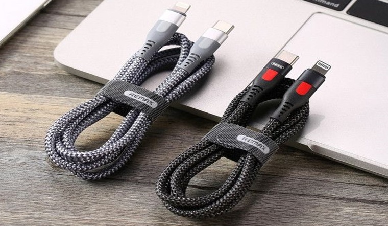Bỏ túi cách quấn dây sạc không bị rối hay đứt dây