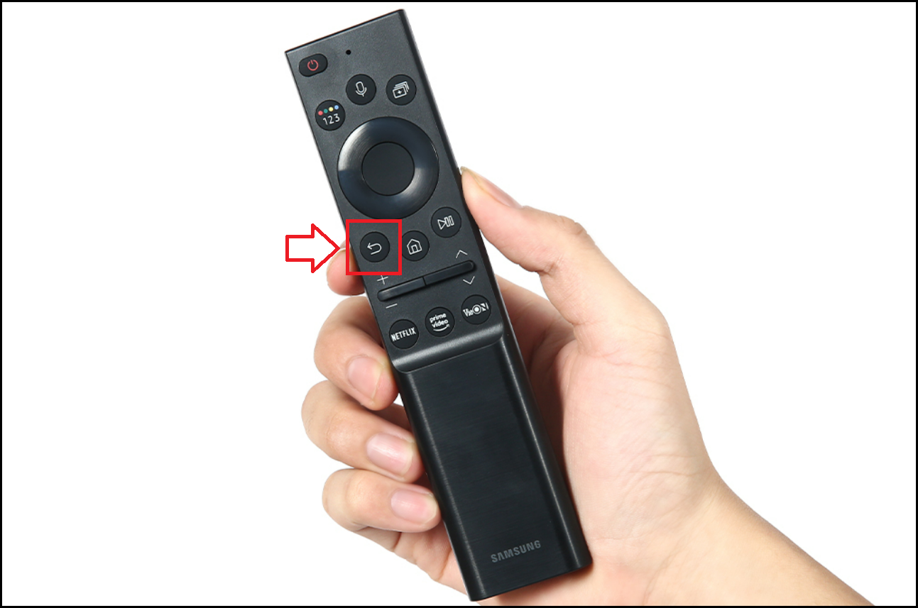 Khi muốn ngắt kết nối, bạn chỉ cần nhấn nút mũi tên quay lại trên remote là xong.