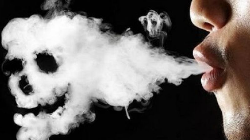 Khói thuốc lá là một trong những nguyên nhân môi trường gây ra sự stress oxy hóa