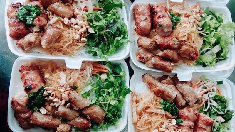 Món bún thịt nướng quán Bảy Thùy