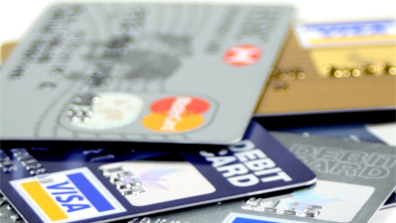 Thẻ ATM từ vẫn được được lưu hành và rút tiền sau 31/12/2021