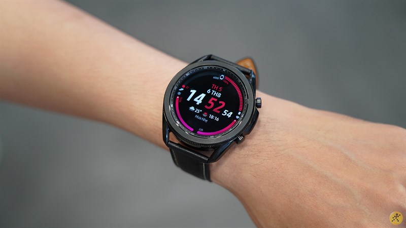 Khám phá 5 mẫu đồng hồ đeo tay theo dõi sức khỏe tốt nhất 2021, với thiết kế gọn nhẹ và nhiều tính năng hỗ trợ người dùng