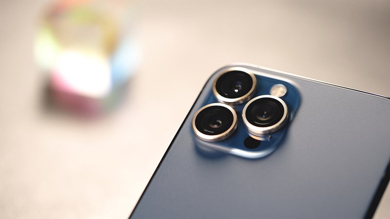 Cách bảo vệ camera iPhone 13 series bằng miếng dán JCPAL và Mipow