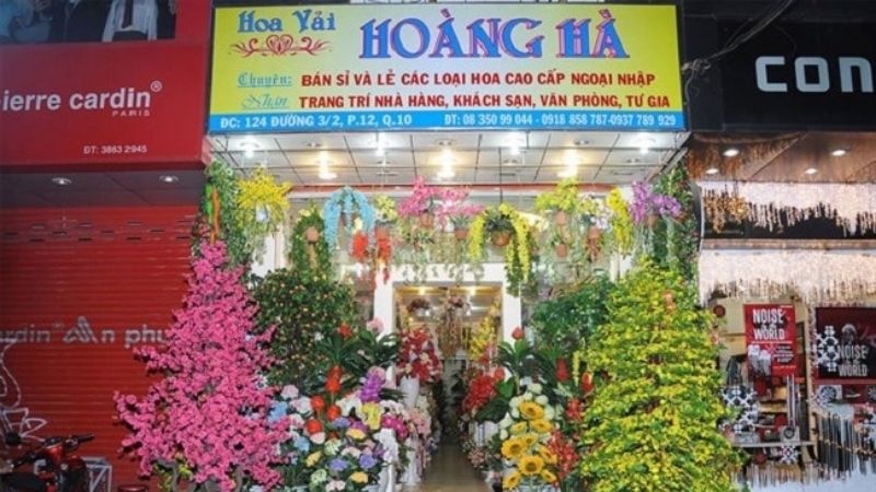 Cửa hàng hoa vải Hoàng Hà