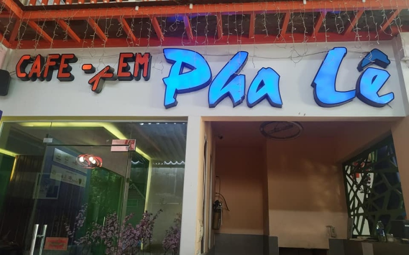 Pha Lê Coffee