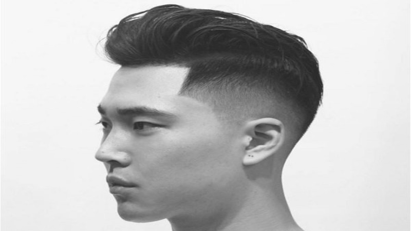 Kiểu tóc Pompadour nam được đánh giá là một trong những kiểu tóc nam cổ điển nhưng vẫn mang tính hiện đại. Thật tuyệt vời khi bạn có thể tìm thấy nhiều kiểu tóc Pompadour nam khác nhau. Xem các hình ảnh để chọn cho mình một kiểu tóc Pompadour nam phù hợp và sẽ giúp bạn trông đẳng cấp hơn.