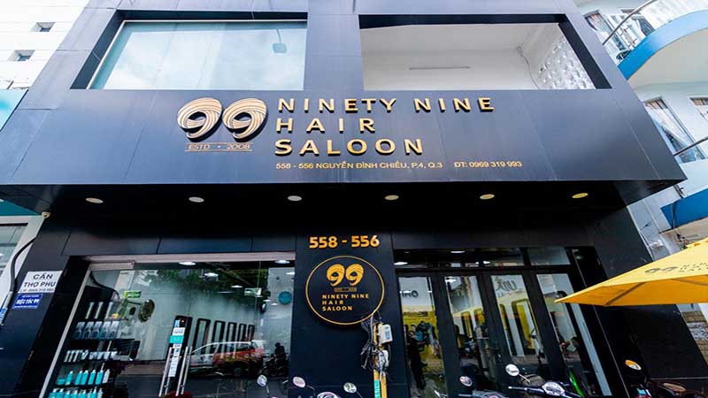 Hair salon của chúng tôi chuyên cắt tóc ngắn đẹp tại Sài Gòn. Với đội ngũ thợ chuyên nghiệp và tạo hình tóc tinh tế, chúng tôi sẽ đem đến cho bạn một trải nghiệm tuyệt vời và đẳng cấp. Đến với chúng tôi để được tận hưởng không gian sang trọng và dịch vụ chất lượng nhất.