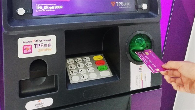 Cách rút tiền, thanh toán bằng thẻ ATM gắn chip chỉ trong một nốt nhạc