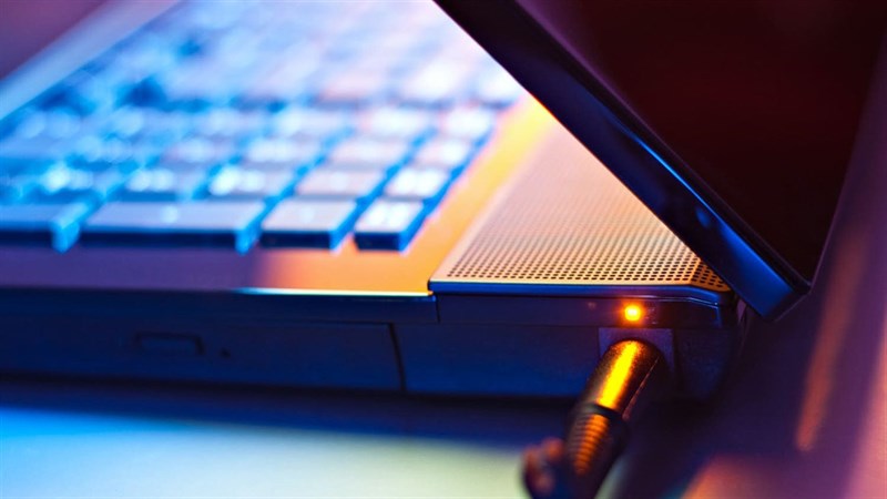 cách sạc pin laptop an toàn