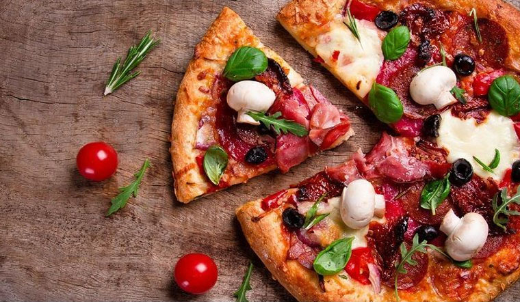 Tổng hợp 9 cách làm Pizza tại nhà thơm ngon cực kỳ đơn giản