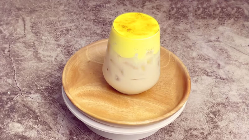 Trà sữa kem trứng nướng đẹp mắt, thơm ngon