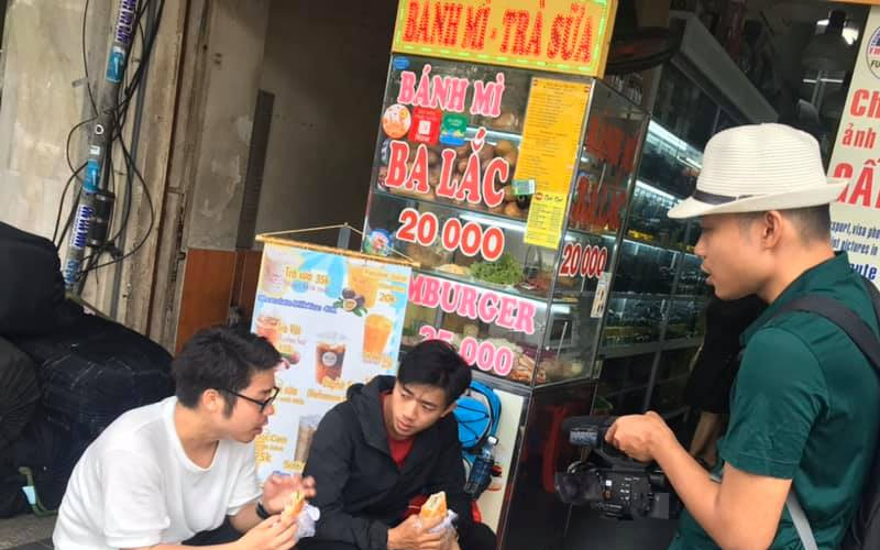 Không gian tiệm bánh mì Ba Lắc