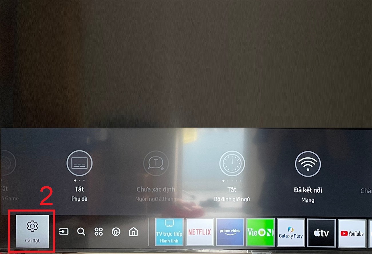 Lỗi màn hình tivi Samsung tự bật tắt - Nguyên nhân và cách khắc phục hiệu quả > Chọn Cài đặt trên màn hình.