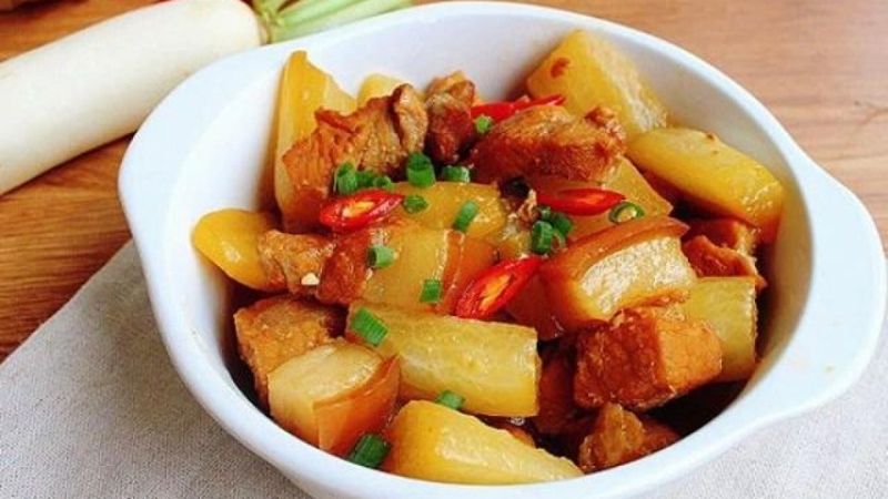 Củ cải kho thịt heo