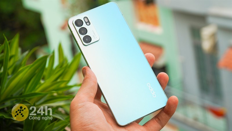 Chính thiết kế vuông vức, nam tính của OPPO Reno6 5G đã thu hút được mình. Chính thiết kế vuông vức, nam tính của OPPO Reno6 5G đã thu hút được mình.