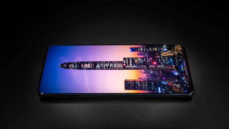 Moto Edge X30  màn hình sắc nét