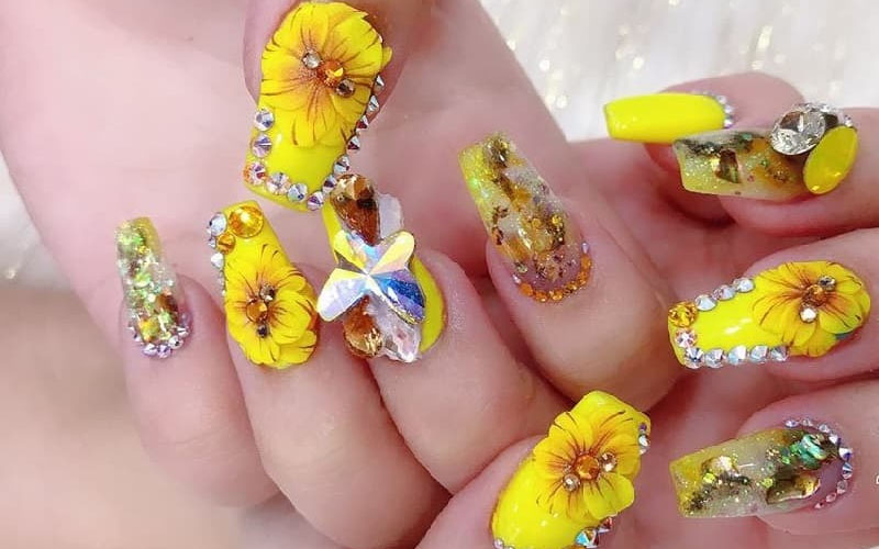 Mẫu nail hoa mai