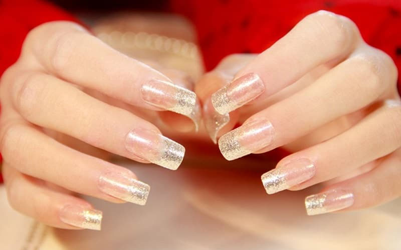 Mẫu nail trong suốt đơn giản