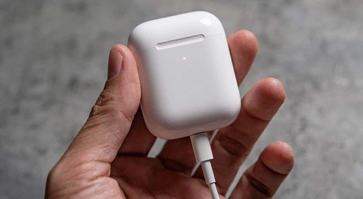 Các lưu ý khi sạc AirPods