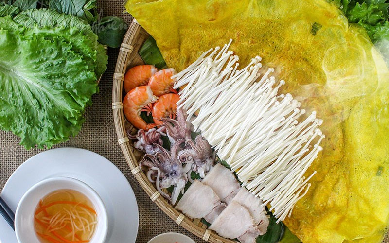 Bánh xèo nấm kim châm