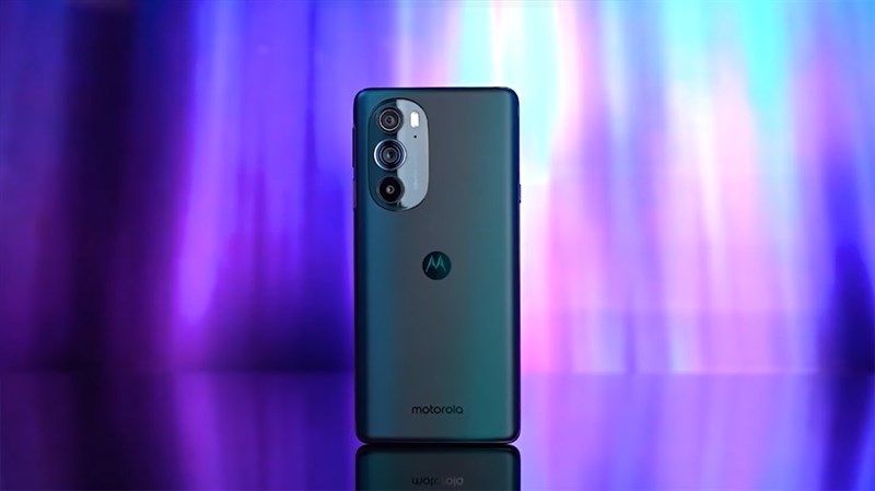 Thiết kế tổng thể của Moto Edge X30 Thiết kế tổng thể của Moto Edge X30