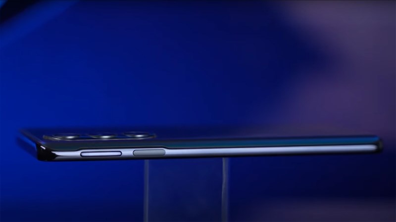 Cạnh phải của Moto Edge X30 Cạnh phải của Moto Edge X30