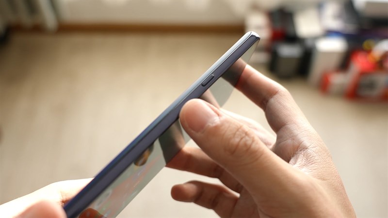 Cạnh trái của Moto Edge X30 Cạnh trái của Moto Edge X30