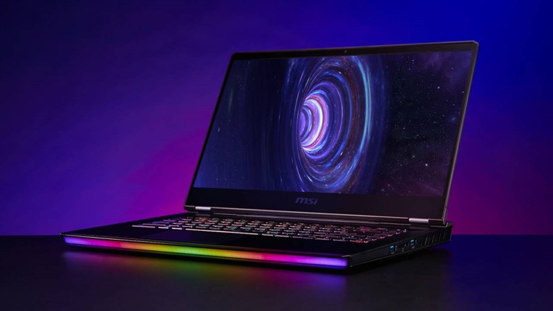 Laptop Gaming thường sở hữu một thân máy có phần to, dày cùng một thiết kế độc lạ, góc cạnh và hầm hố.