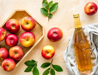 Tại sao giấm táo mật ong được coi là một loại đồ uống kháng vi khuẩn?
