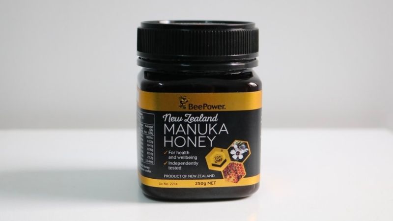 Mật ong Manuka Forest Gold UMF 20+ là loại mật ong nguyên chất và hoàn toàn tinh khiết được sản xuất đặc biệt tại Newzealand,