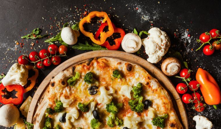 Hướng dẫn cách làm pizza chay thơm ngon, bổ dưỡng tại nhà