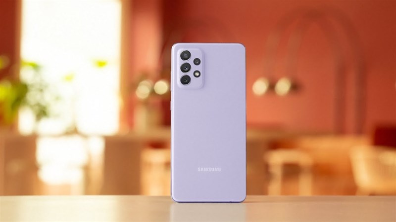 Pin của Galaxy A73 là 5.000 mAh