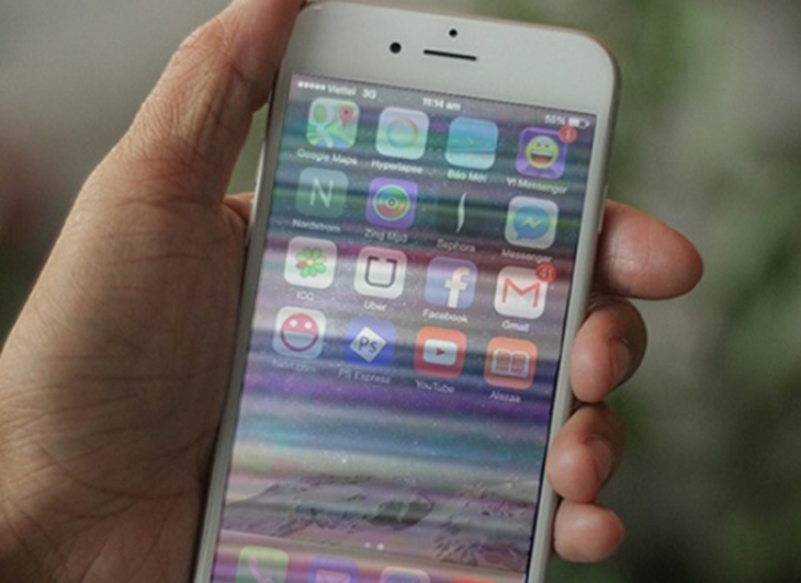 Cáp màn hình bị lỏng hoặc chập chờn