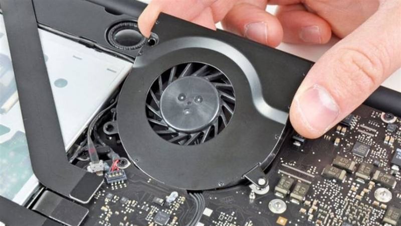 Tại sao quạt laptop không quay