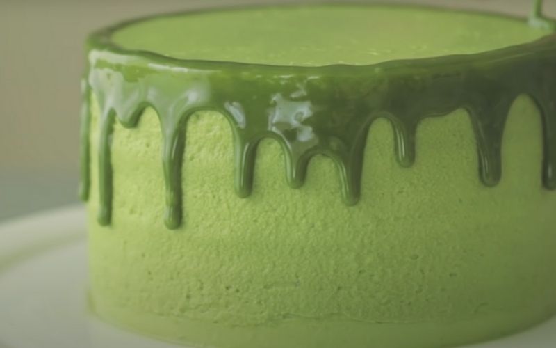 How to make soft, super simple green tea ice cream cake at home