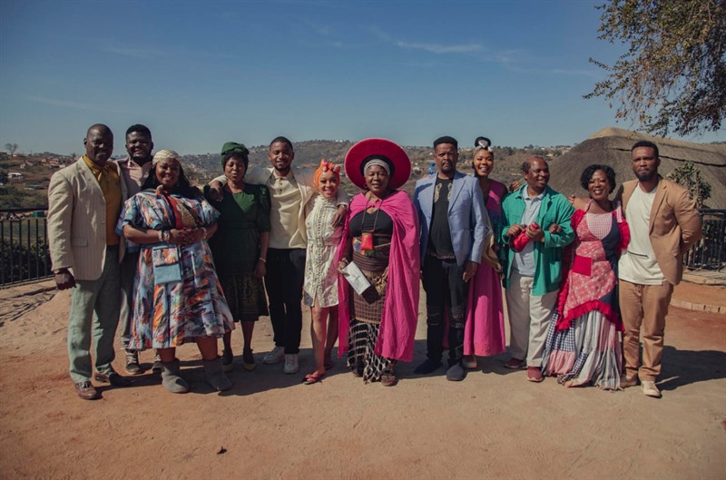 Cách hủy hoại Giáng sinh (How To Ruin Christmas: The Funeral)