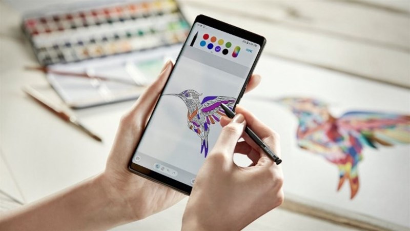 Thiết kế trên điện thoại. Nguồn: Medium.