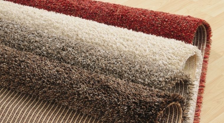 Hóa giải phong thủy cửa chính bằng cách chọn màu thảm