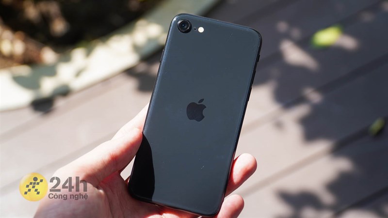 Đánh giá iPhone SE 2020 sau hơn 1 năm ra mắt: Hiệu năng vẫn mạnh
