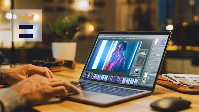 Photoshop trên laptop