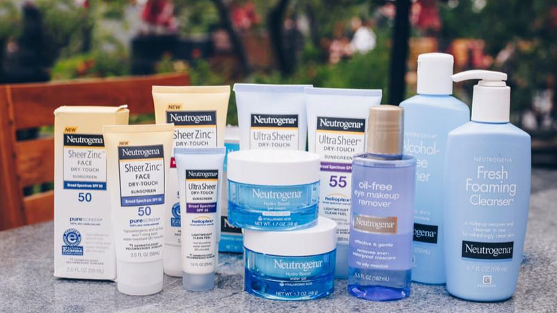 Detailed review of the top 6 best Neutrogena facial cleansers today